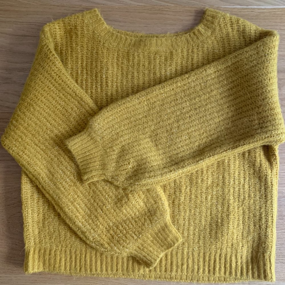 Forever 21 Soft Pullover Sweater M